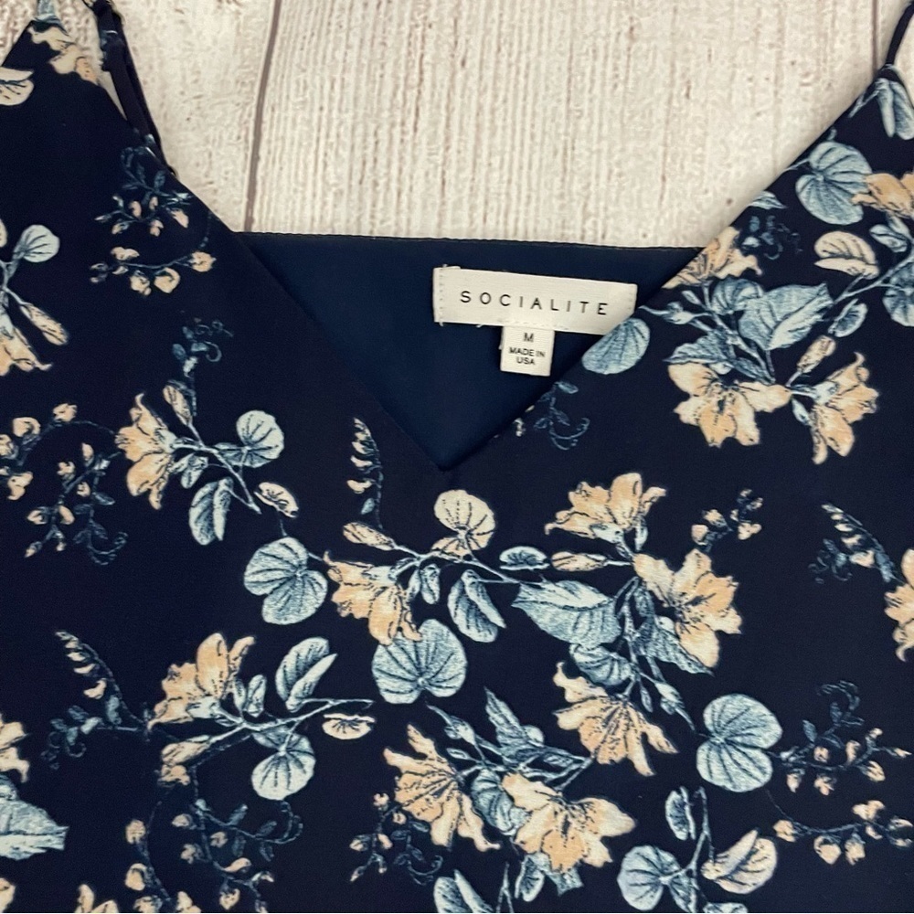 SOCIALITE Women’s V-Neck Chiffon Lined Camisole Navy Floral Size Medium - Picture 8 of 10